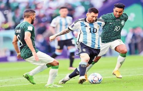 Ary：快船新签后卫丹尼斯将在明日与灰熊比赛迎来首秀